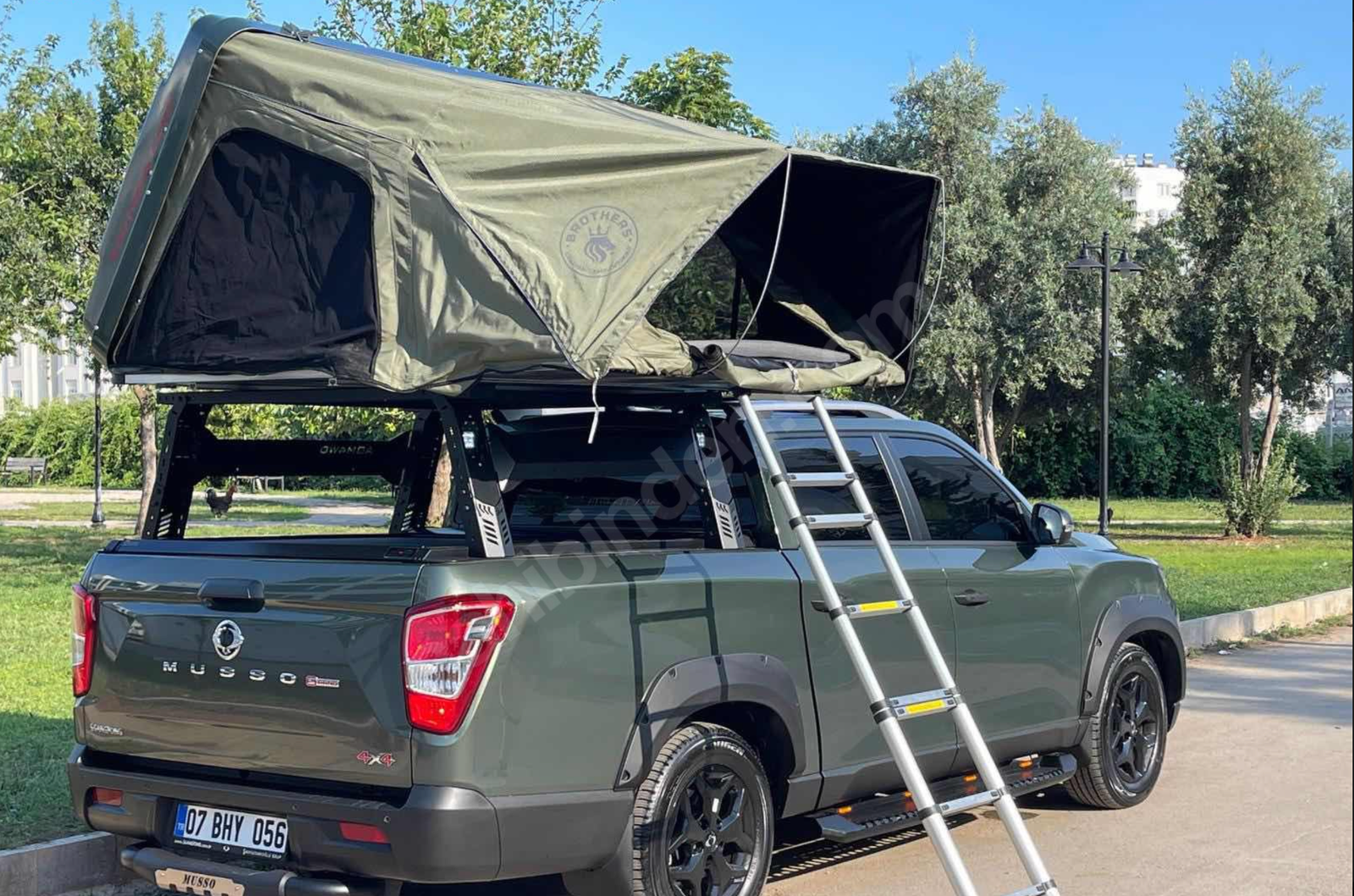 ekran-resmi-2025-03-13-11-22-59.png Ssangyong Musso Grand Araç Üstü Çadır Taşıyıcı Tent Rollbar - Görsel 1